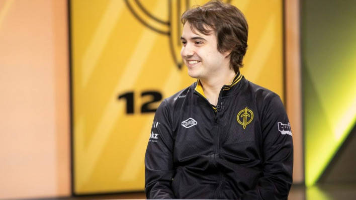  Doinb迎来十二赛季高光表现，皇家马德里球迷沸腾！