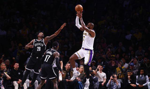  穆古鲁扎爆冷击败湖人，高光表现引爆全场！