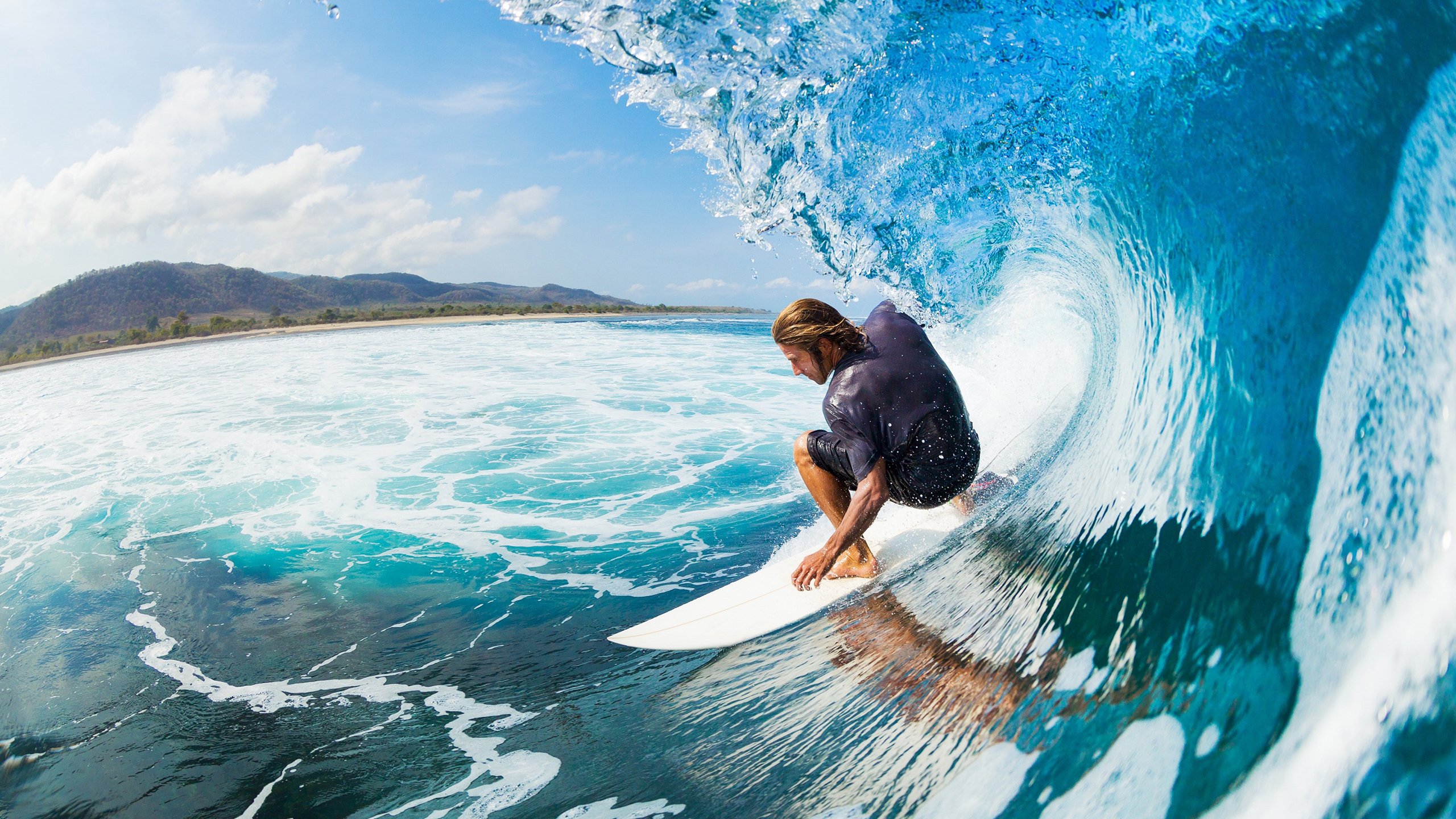 亚运会四强战激情夜！欧文里突外投，AC米兰惊险上海海港